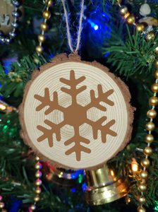 Snowflake Natural Wooden Rustic Christmas Ball Bauble Engraved Gift Present Keepsake / SF6