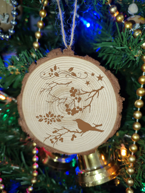Birds Natural Wooden Rustic Christmas Ball Bauble Engraved Gift Present Keepake DC24-2