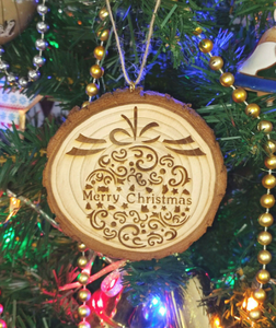 Natural Wooden Rustic Merry Christmas Ball Bauble Engraved Gift Present Eco Keepsake/ S27