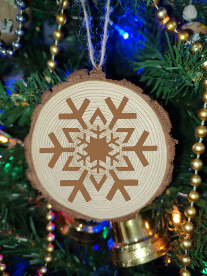 Snowflake Natural Wooden Rustic Christmas Ball Bauble Engraved Gift Present Keepsake / SF1