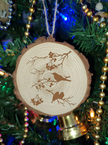Birds Natural Wooden Rustic Christmas Ball Bauble Engraved Gift Present Keepsake / DC24-4