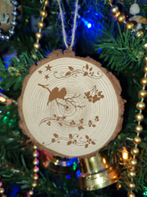 Birds Natural Wooden Rustic Christmas Ball Bauble Engraved Gift Present Keepsake / DC24-1